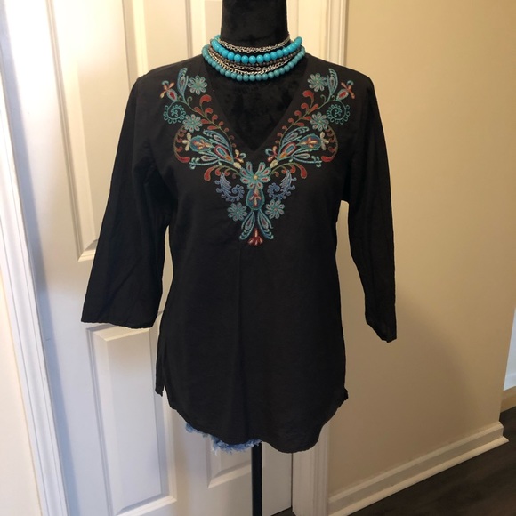 Sara Studio brand Embroidered V-neck tunic - Picture 1 of 6